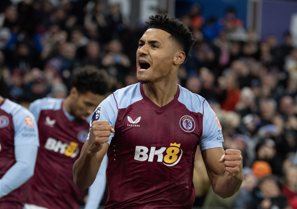 Aston Villa v Arsenal FC - Premier League