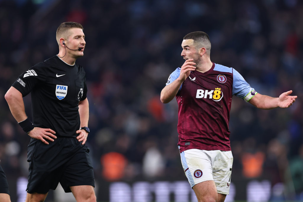 Aston Villa v Manchester United - Premier League