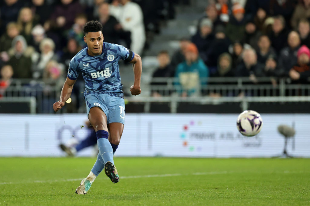 Luton Town v Aston Villa - Premier League