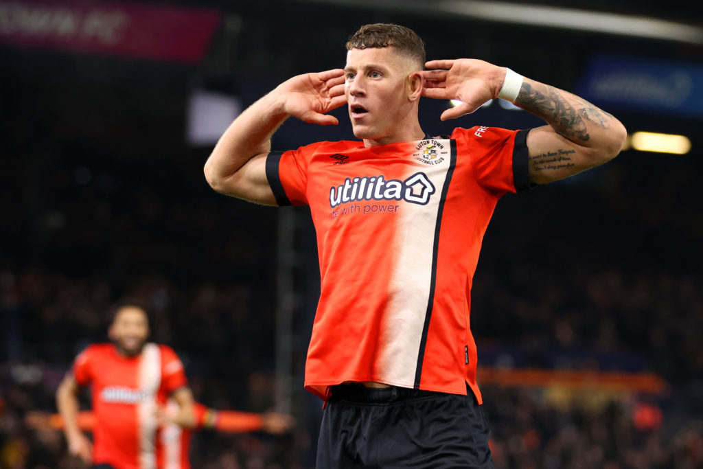 Luton Town v Arsenal FC - Premier League
